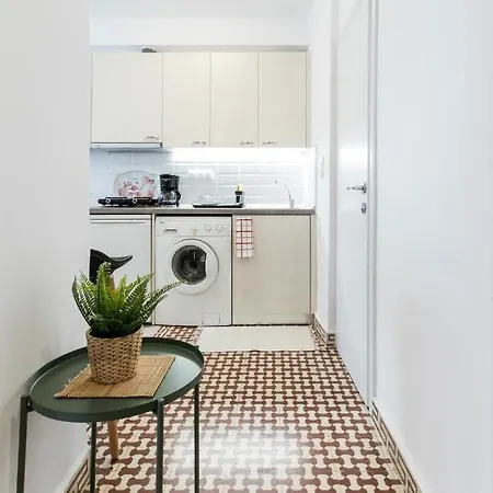 Newly Renovated In Centre 100mbps Apartment Thessaloniki