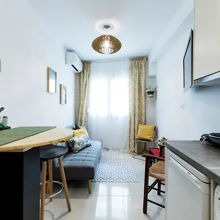 Newly Renovated In Centre 100mbps Apartment